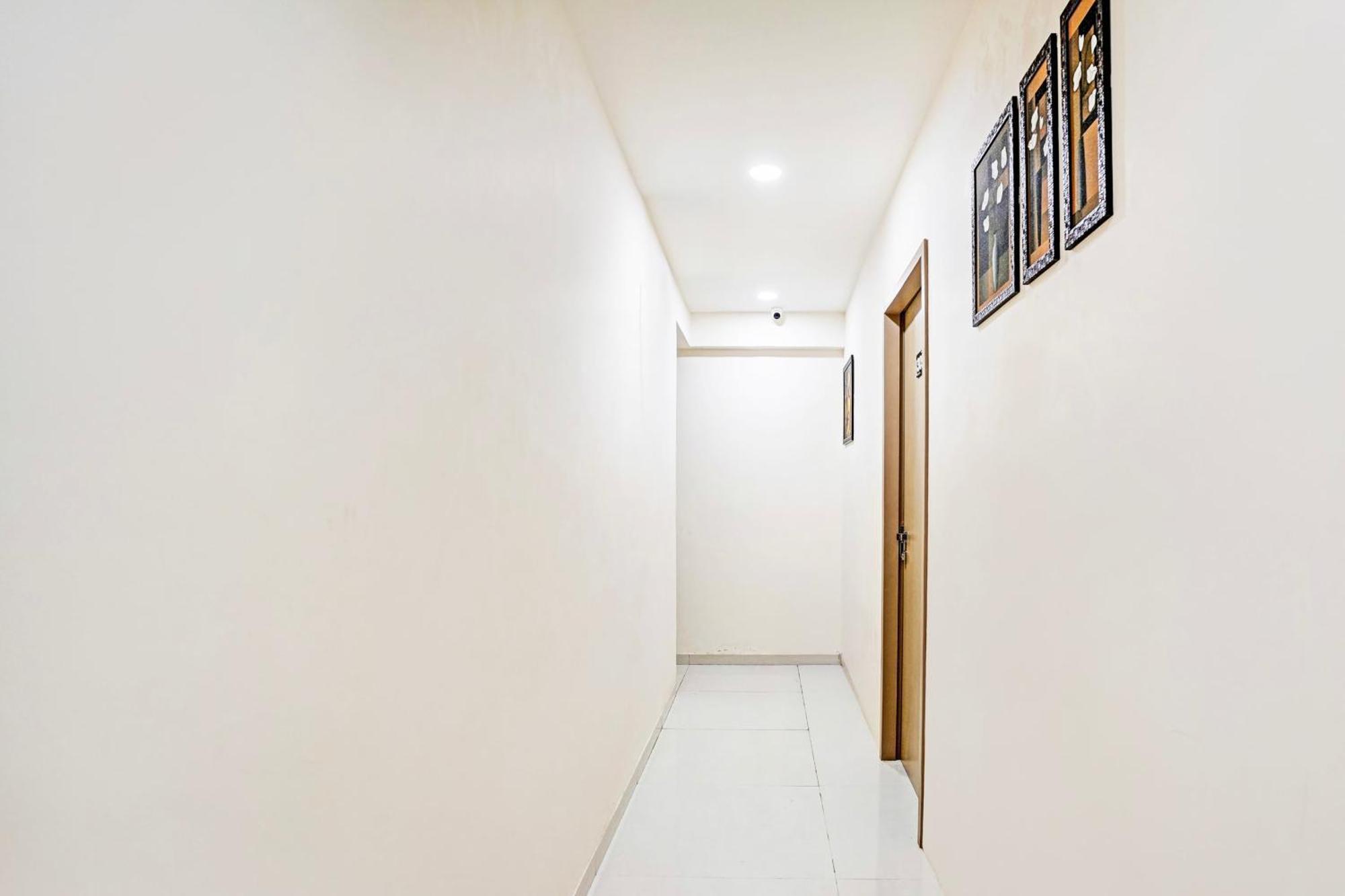 Super Collection O Vesu Surat Formerly Hotel Signature Exterior photo