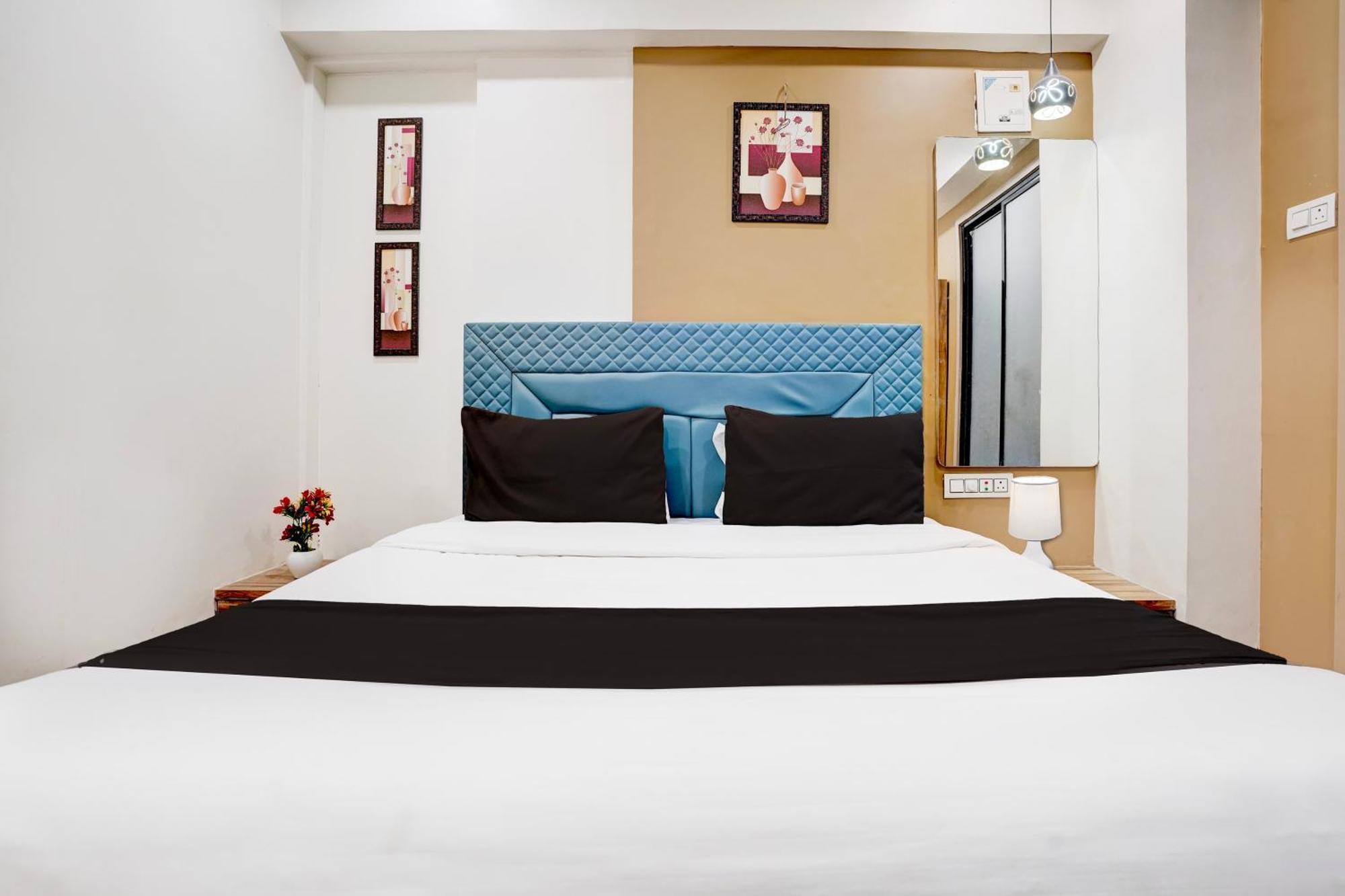Super Collection O Vesu Surat Formerly Hotel Signature Exterior photo